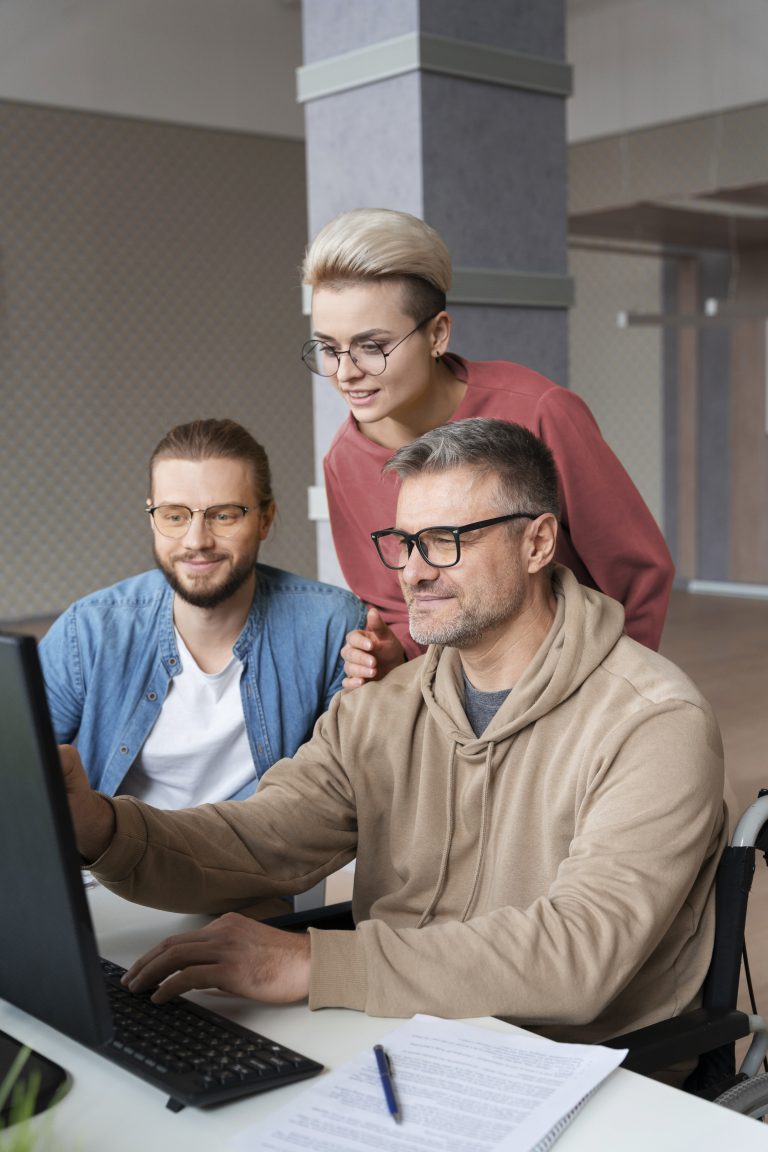 l'équipe de projet est entrain de copier les données SAP HCM en toute sécurité gâce à HR-Cliner